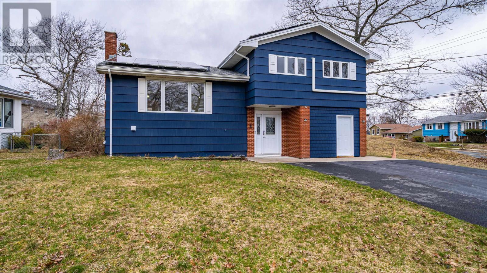 1 Kingfisher Crescent - 1