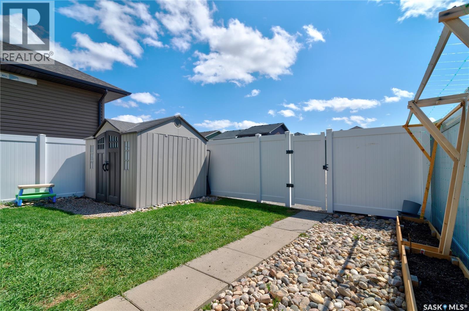 5425 McClelland DRIVE - 27