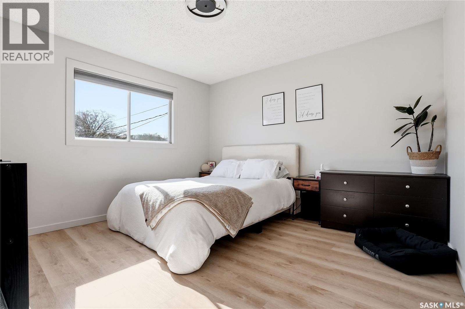 1306 6th AVENUE N - 18