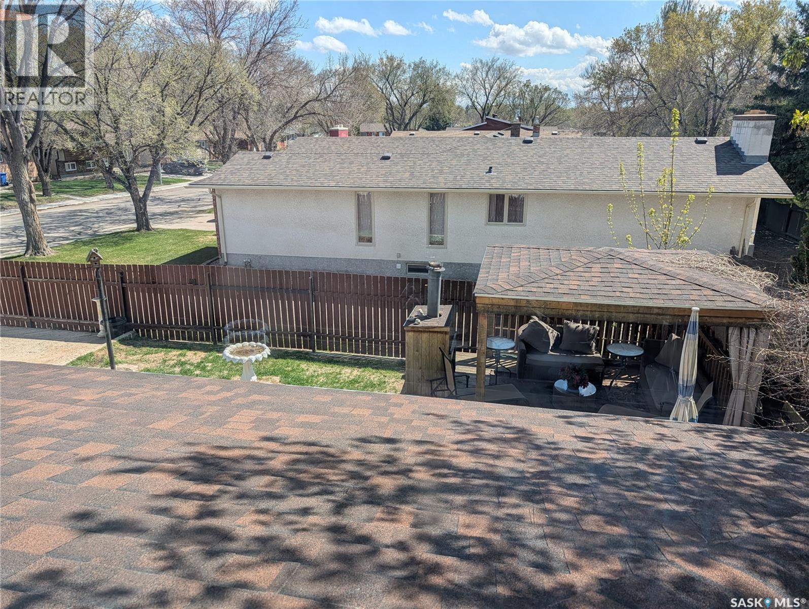 215 DALGLIESH DRIVE - 16