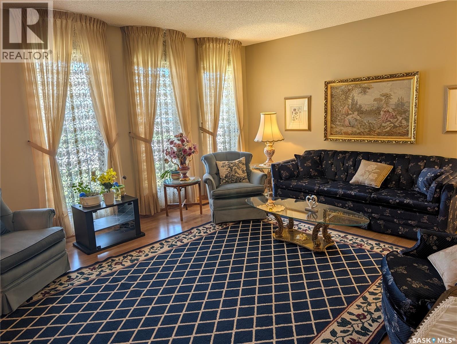 215 DALGLIESH DRIVE - 4