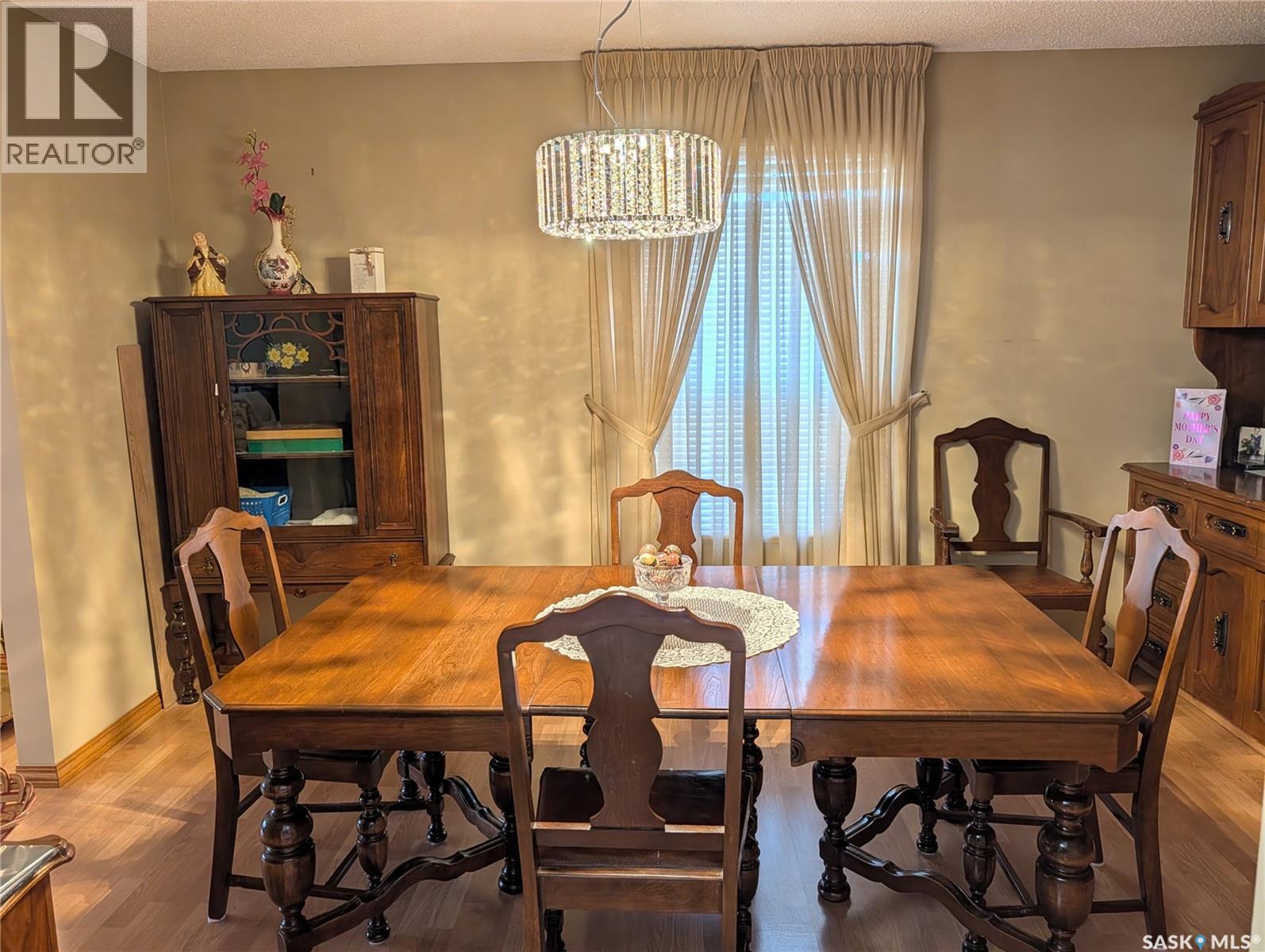 215 DALGLIESH DRIVE - 7