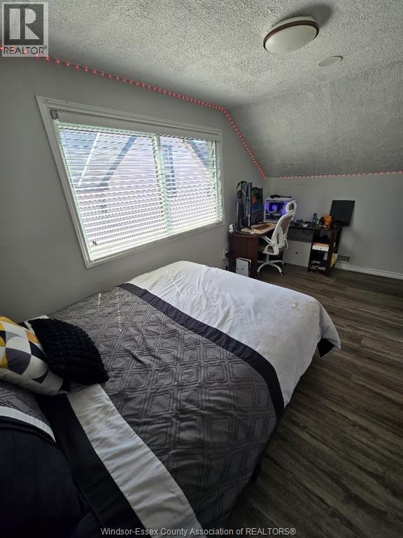 1175 CAMPBELL - 24