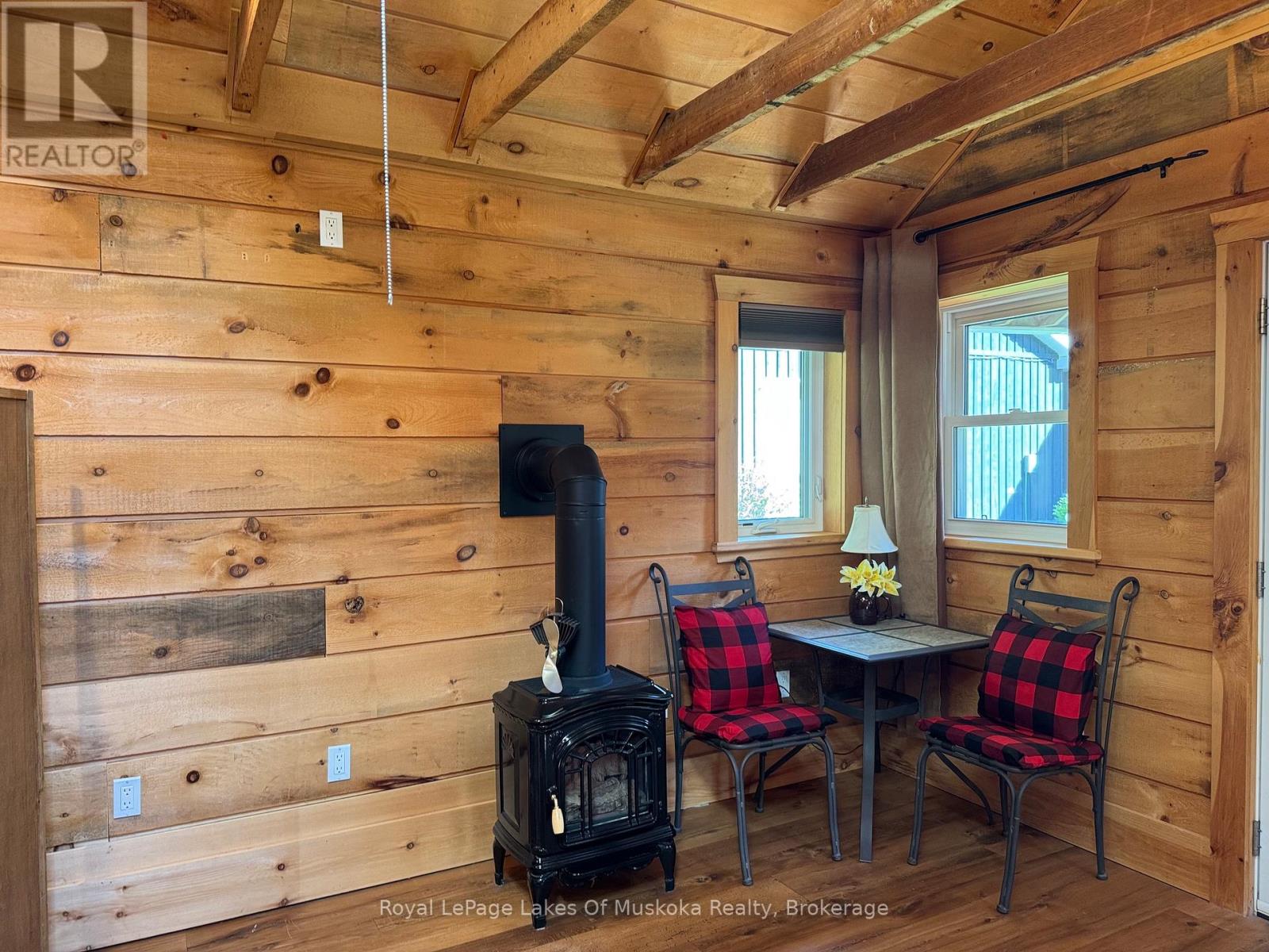 2 LESLIE DRIVE W - 27