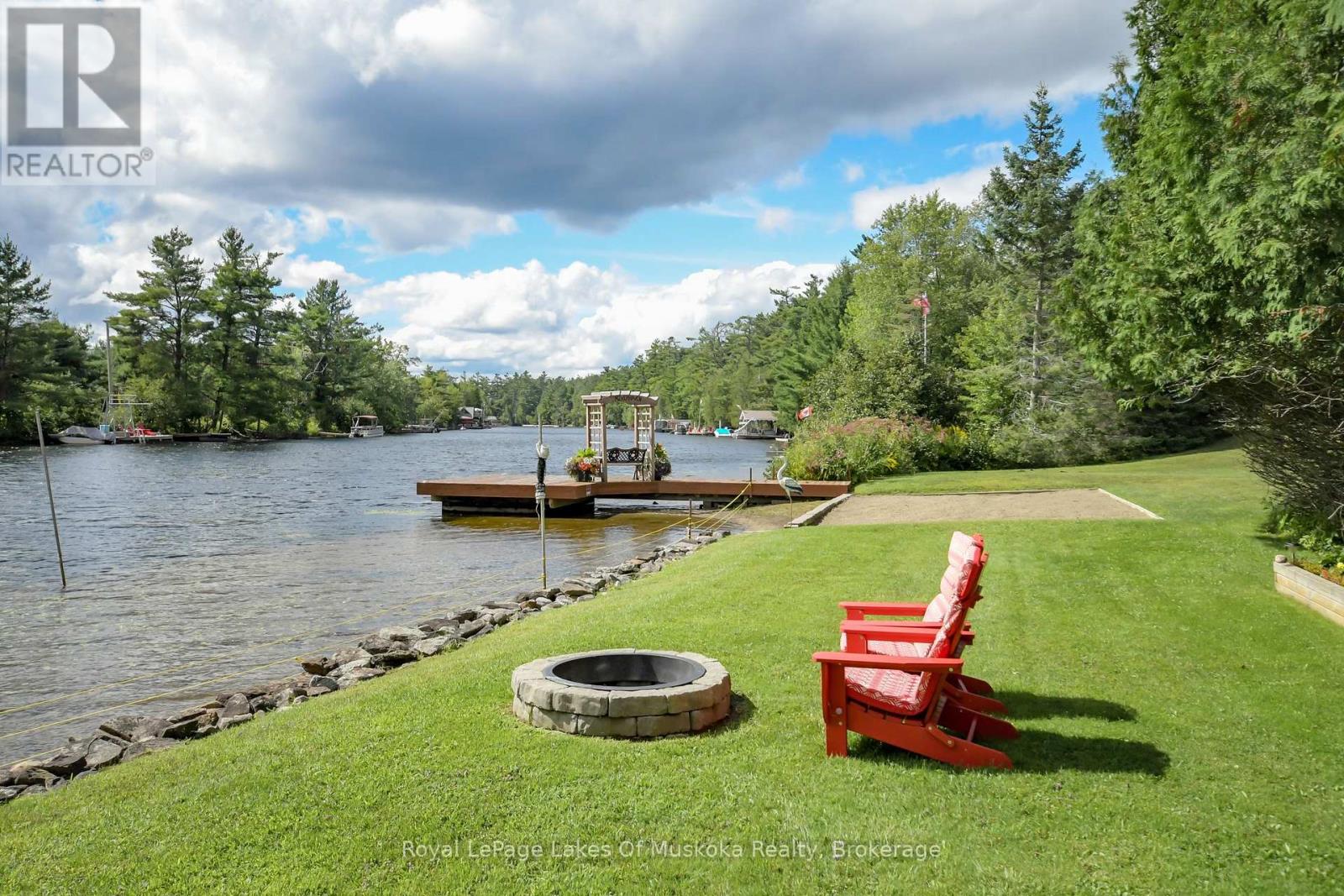 2 LESLIE DRIVE W - 10