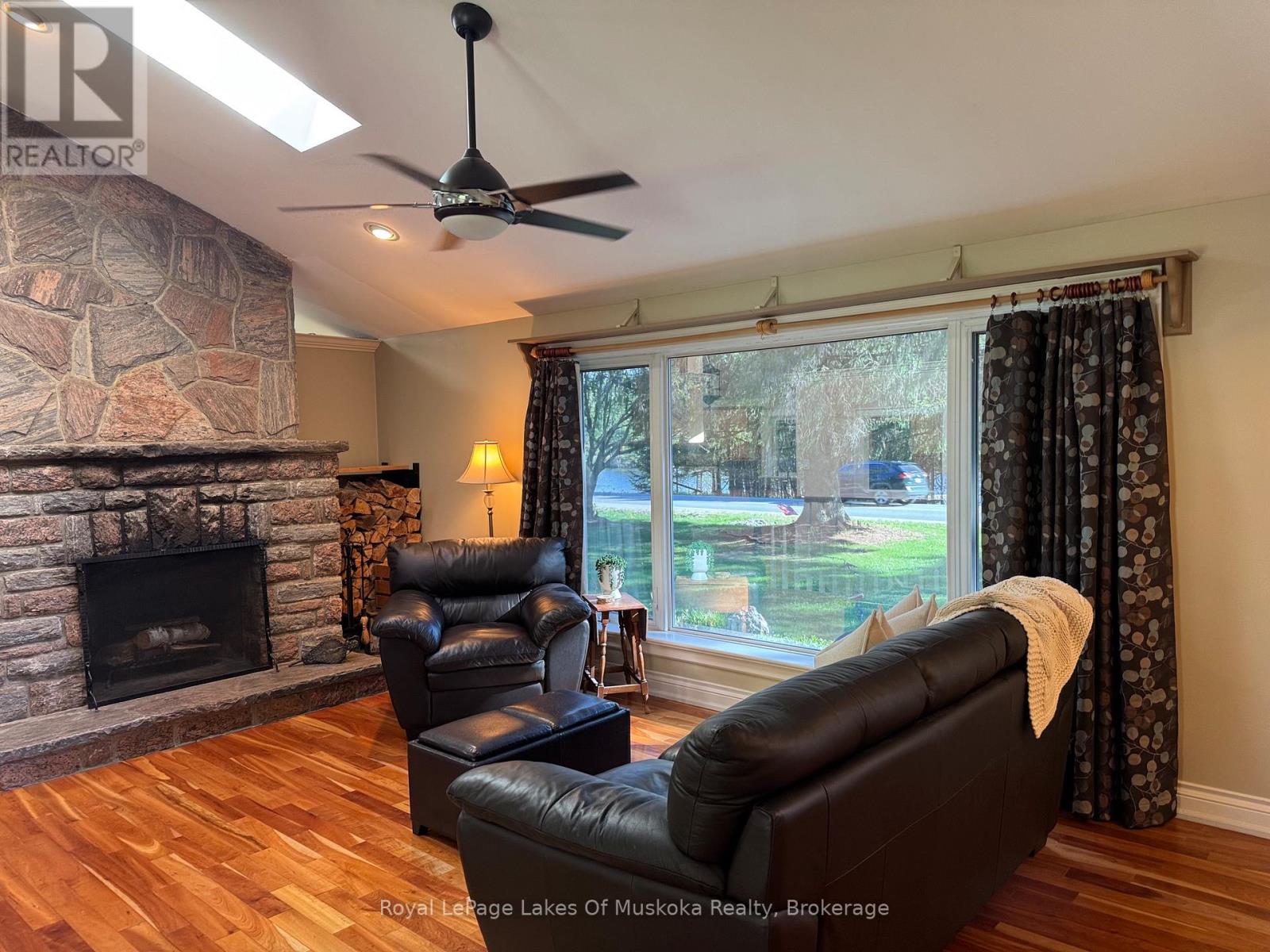 2 LESLIE DRIVE W - 28