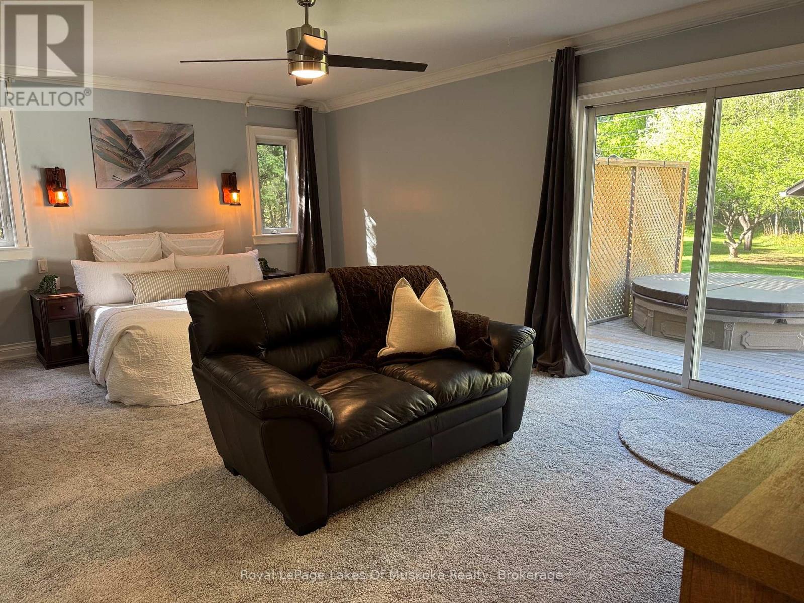 2 LESLIE DRIVE W - 30