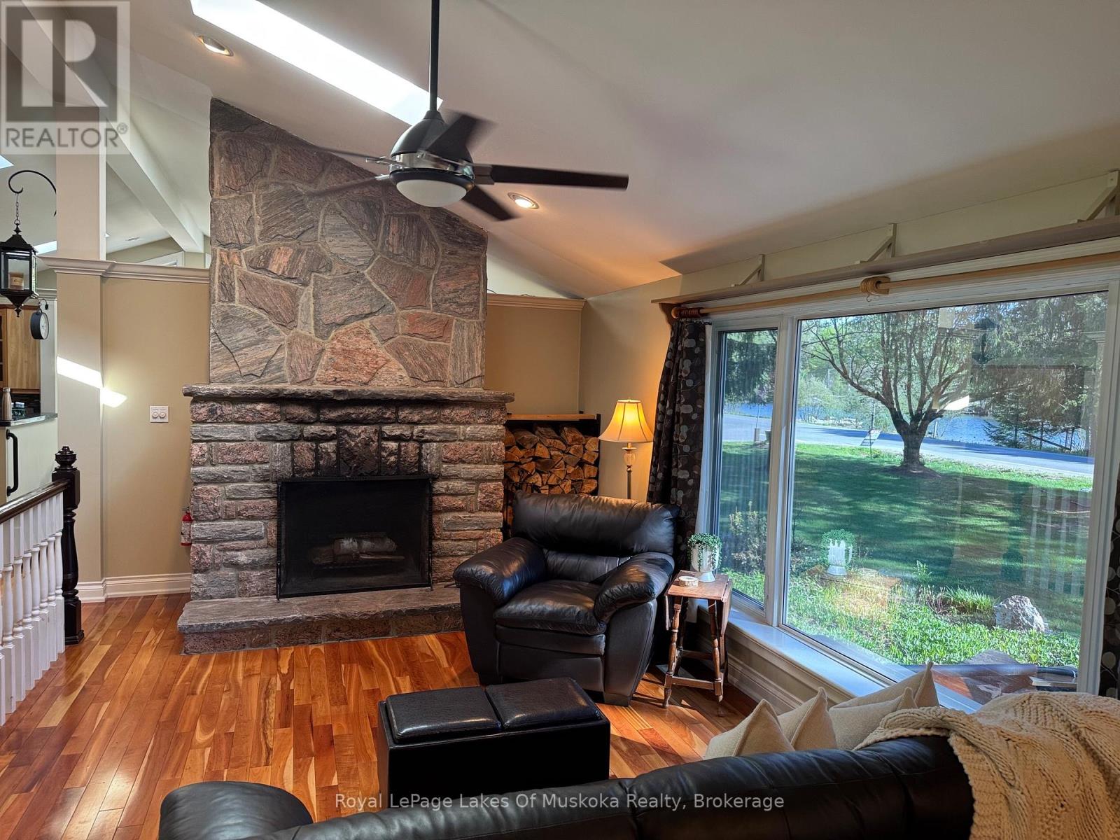 2 LESLIE DRIVE W - 29