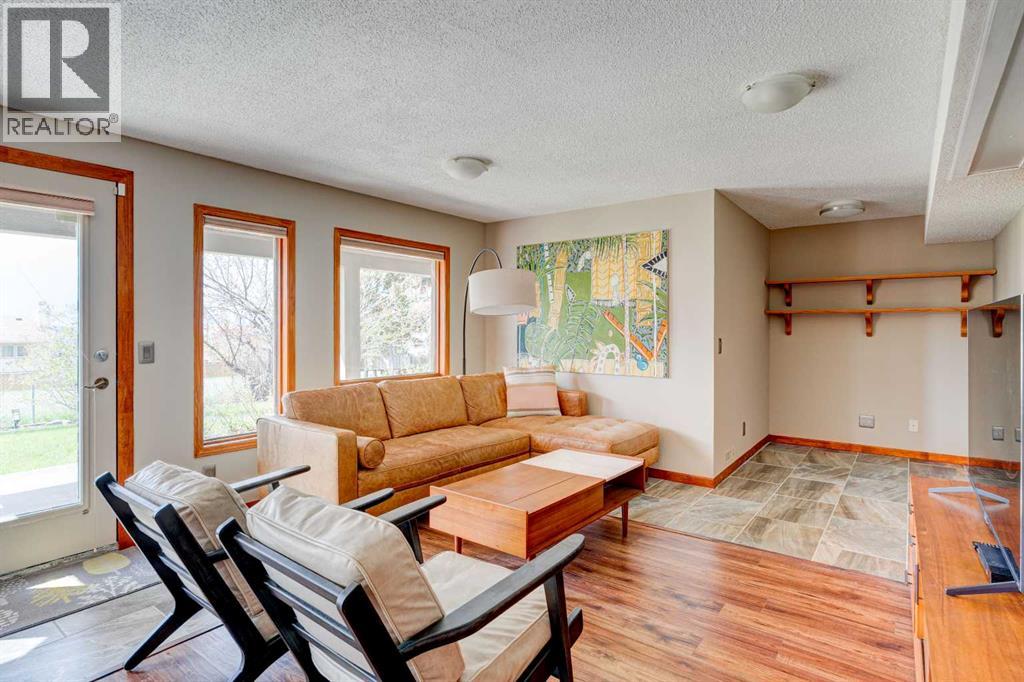 210 Hawkville Close NW - 35