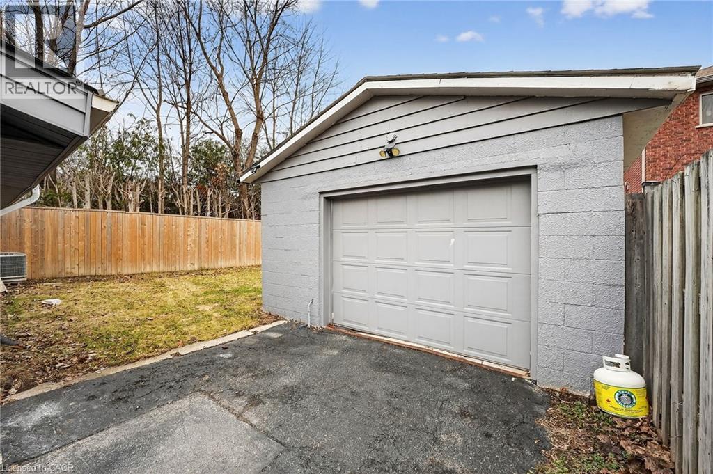 93 WALNUT Street, Brantford, Ontario, N3T1H3 — Photo 6