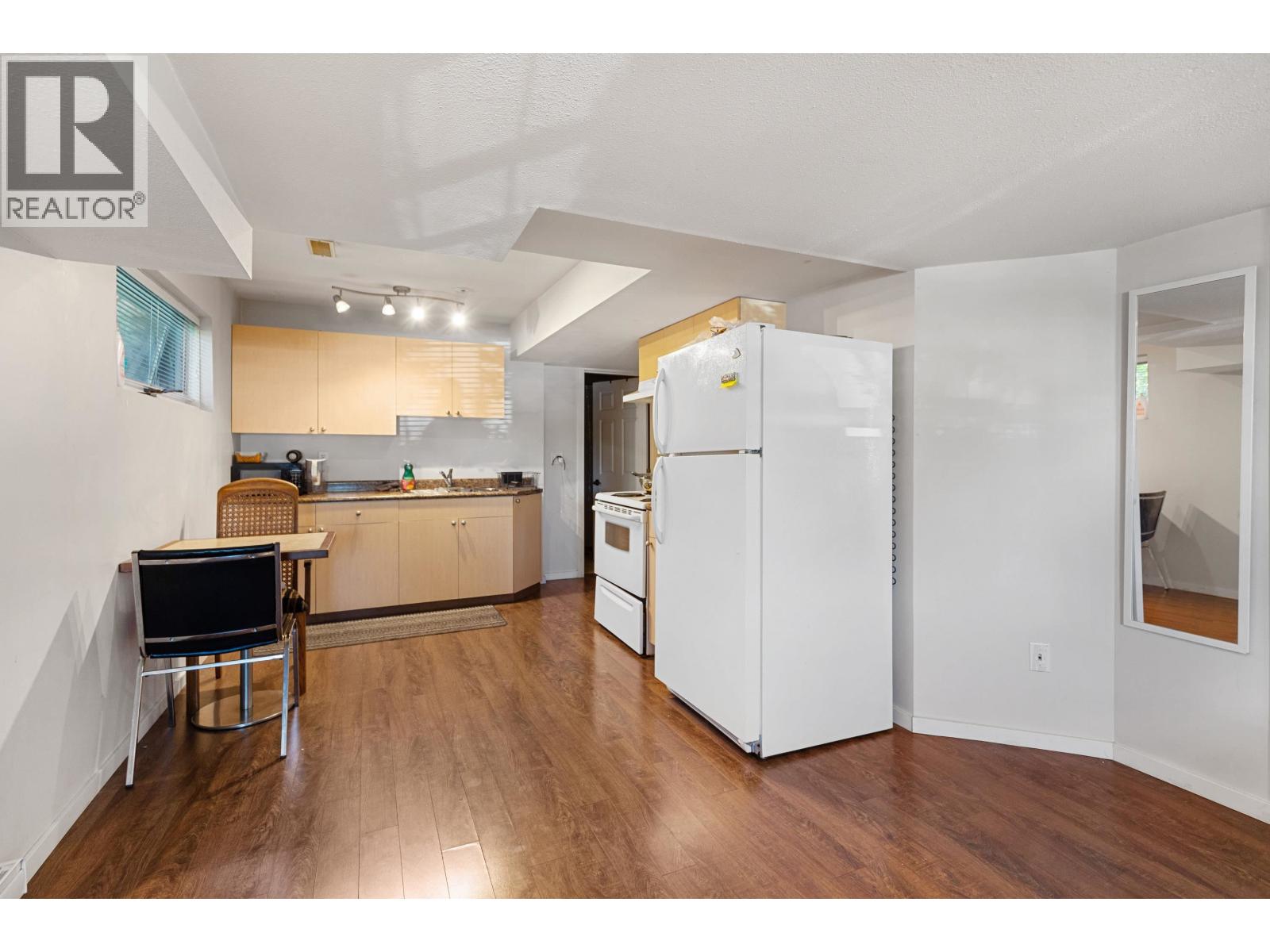 7491 SOUTHRIDGE AVENUE - 23