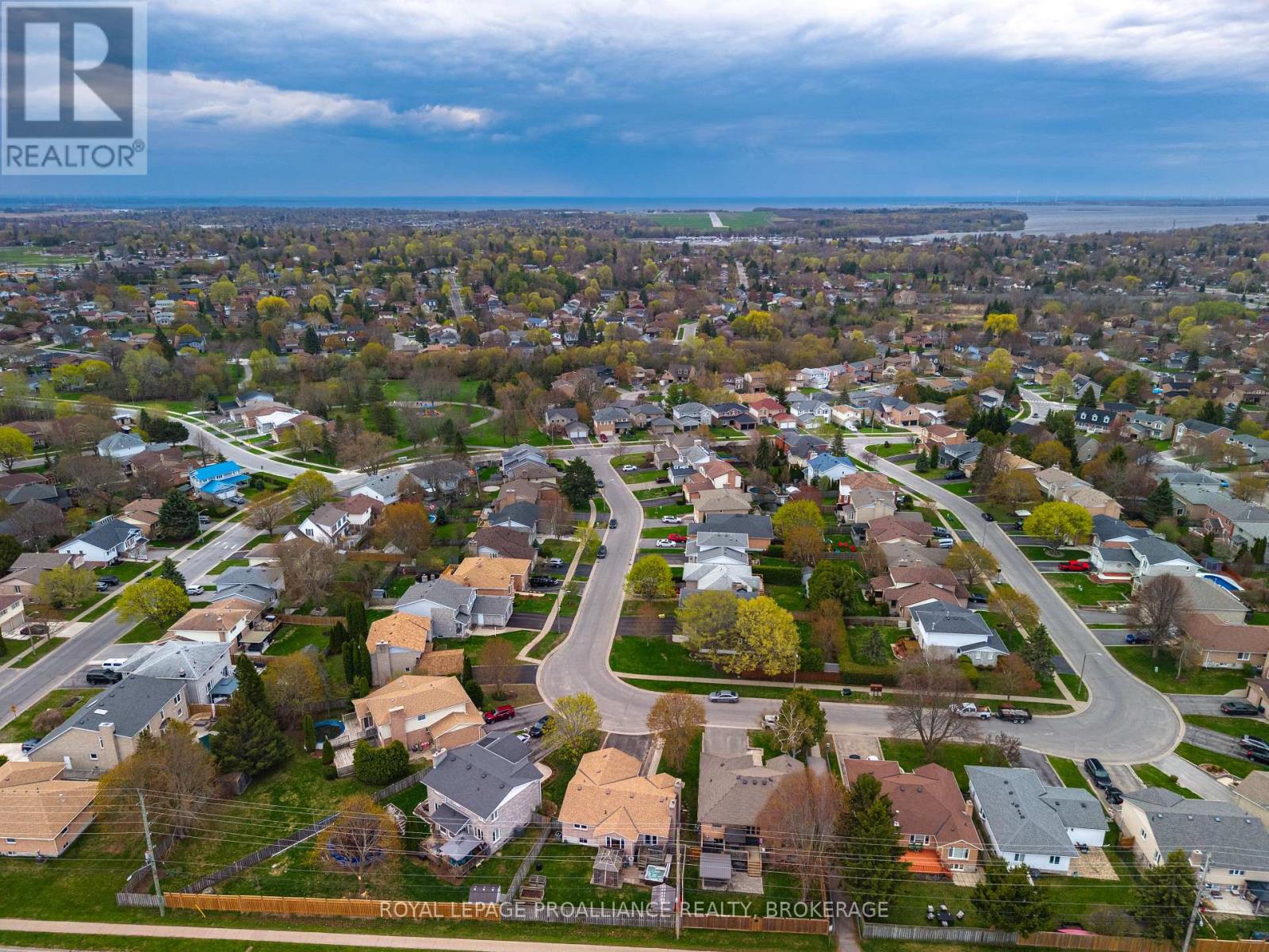 1048 PALMERSTON CRESCENT - 13