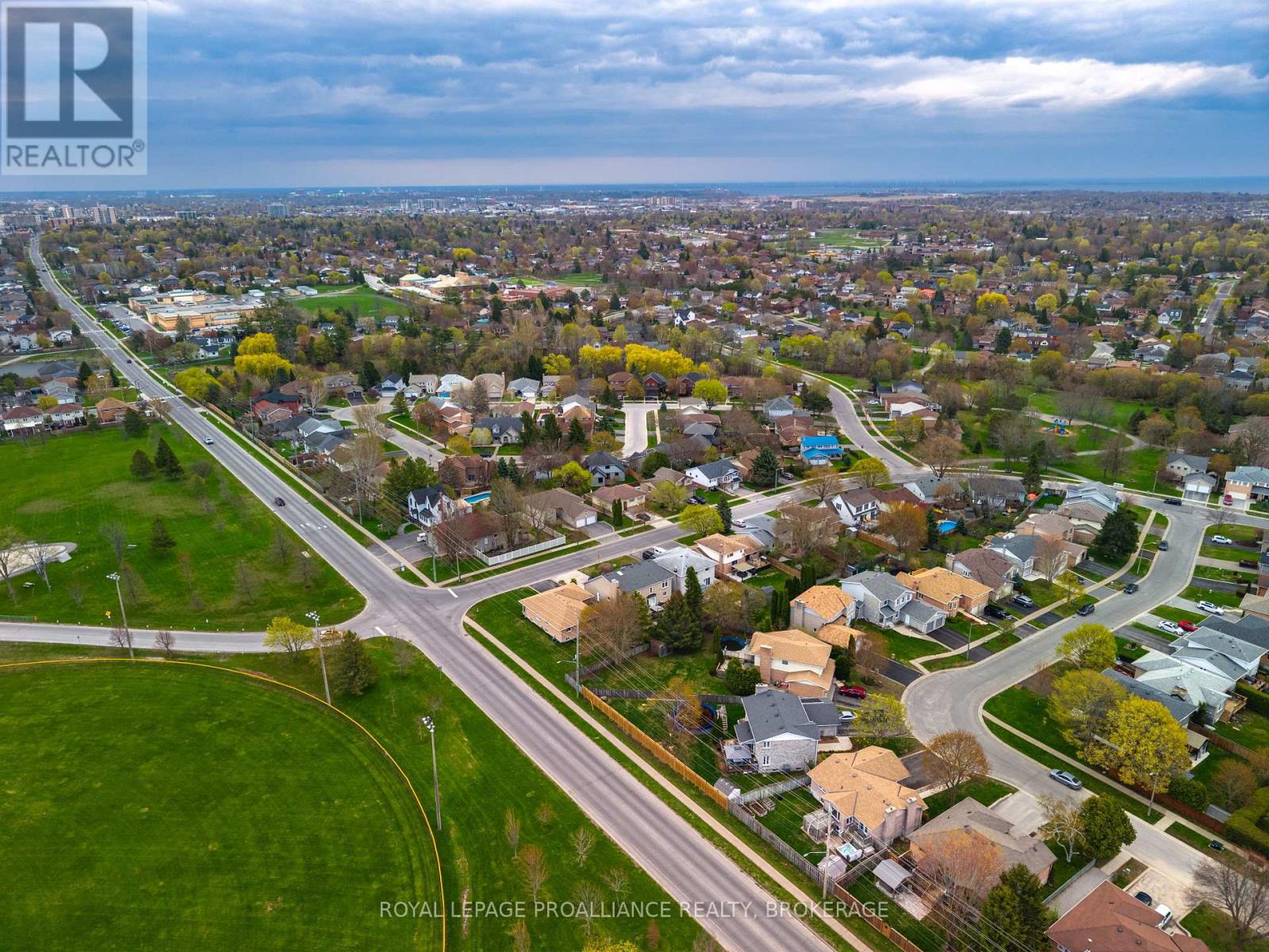 1048 PALMERSTON CRESCENT - 14