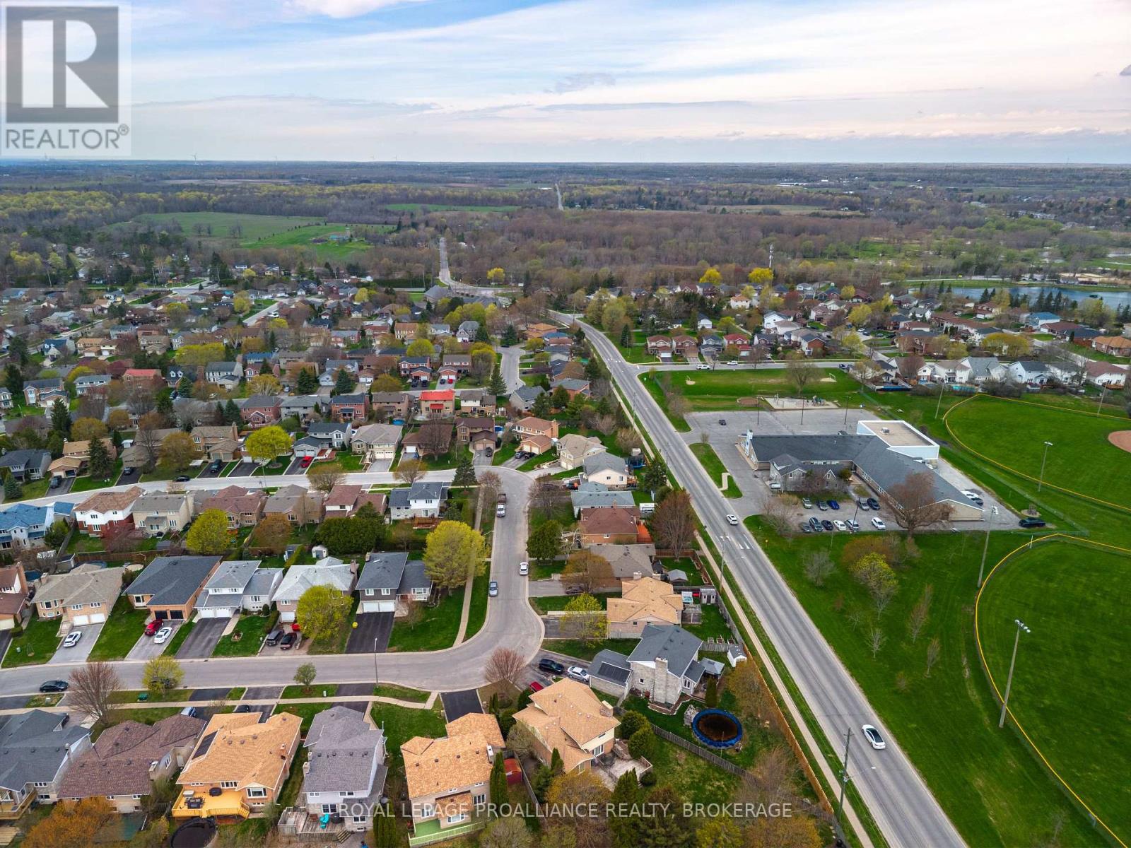 1048 PALMERSTON CRESCENT - 15