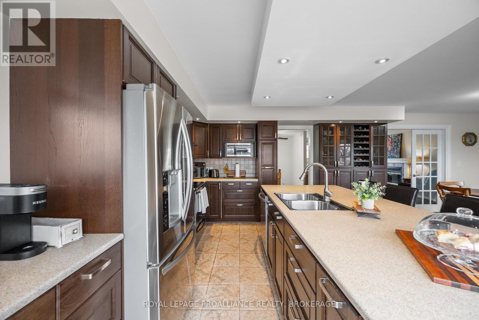1048 PALMERSTON CRESCENT - 25
