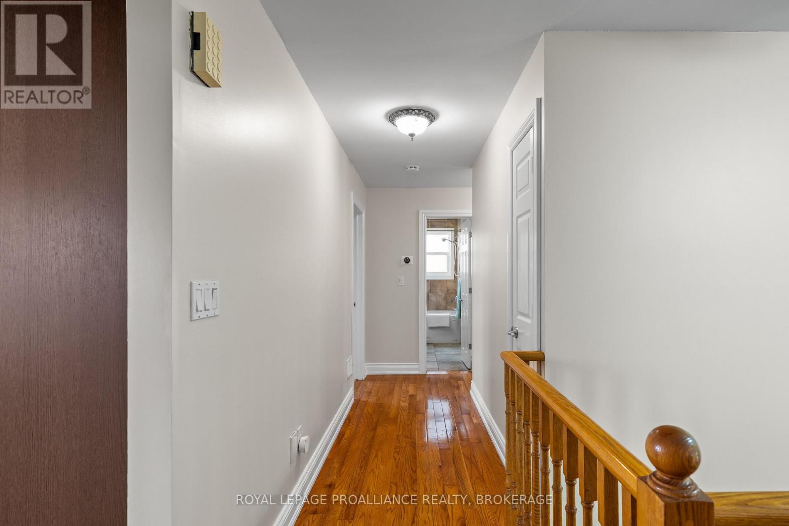 1048 PALMERSTON CRESCENT - 27