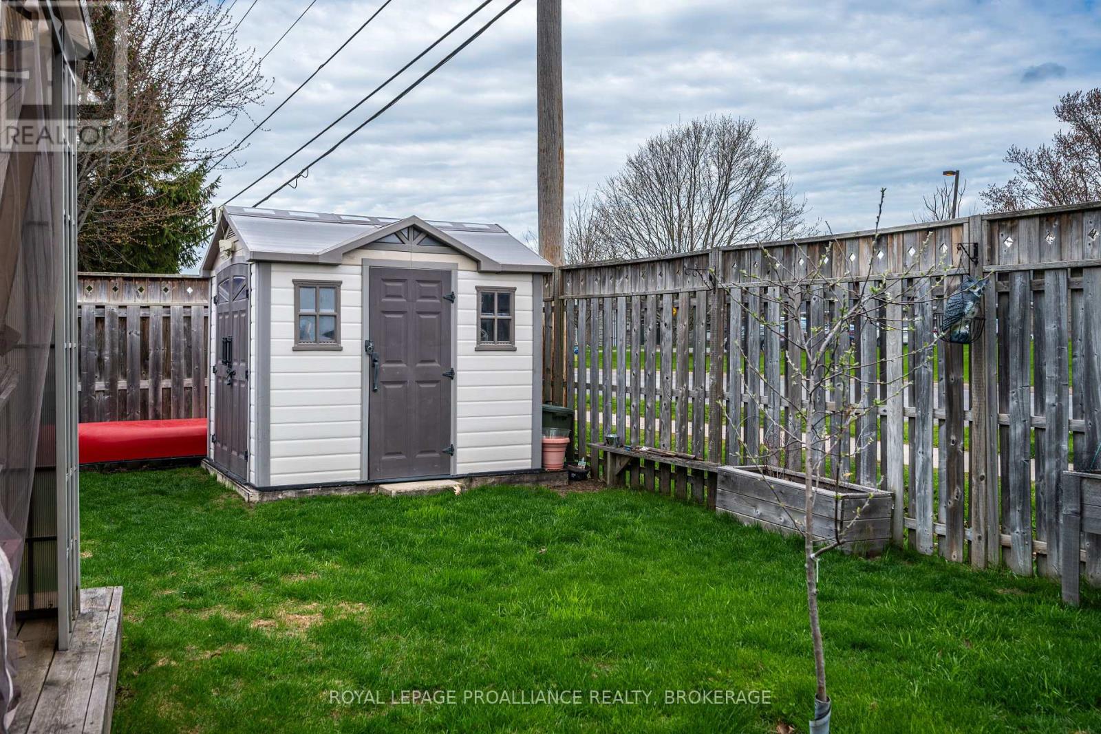 1048 PALMERSTON CRESCENT - 6