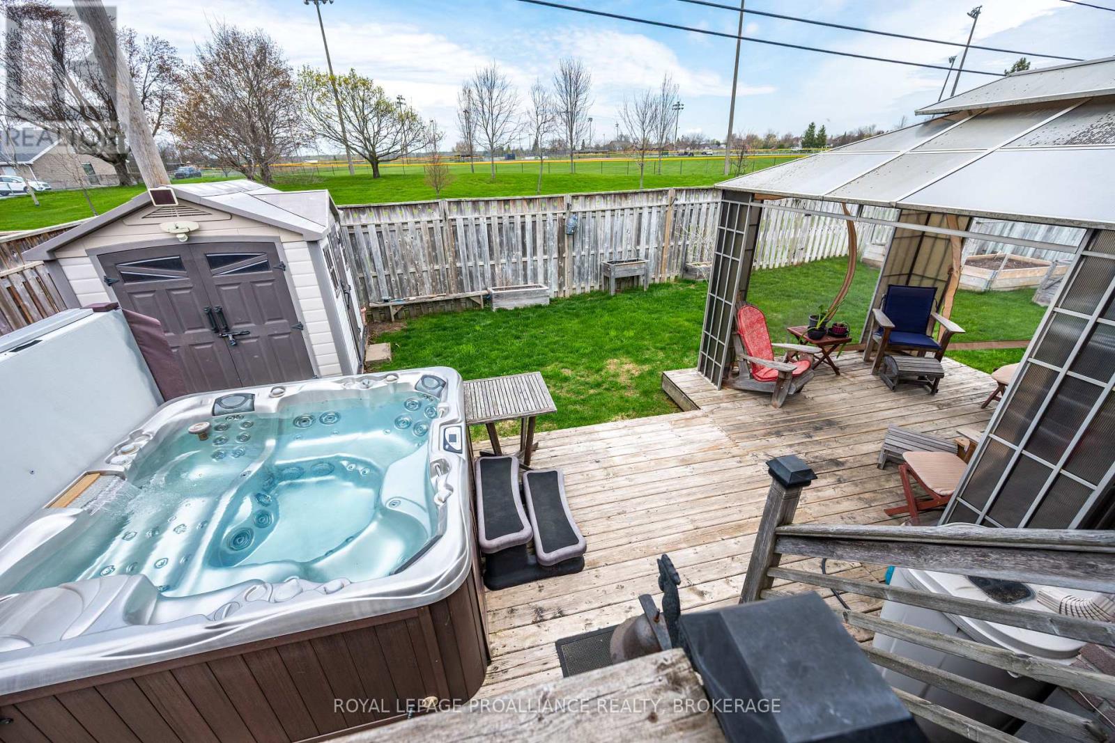1048 PALMERSTON CRESCENT - 9