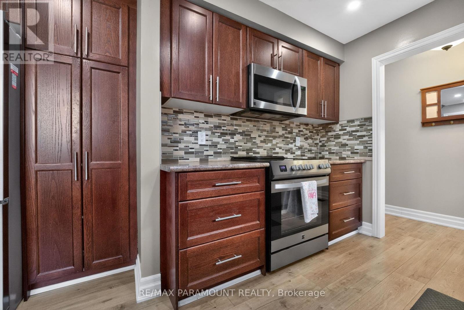 186 WEYBRIDGE TRAIL - 17