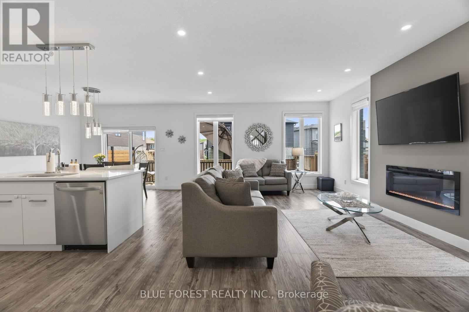 1365 SANDBAR STREET - 6