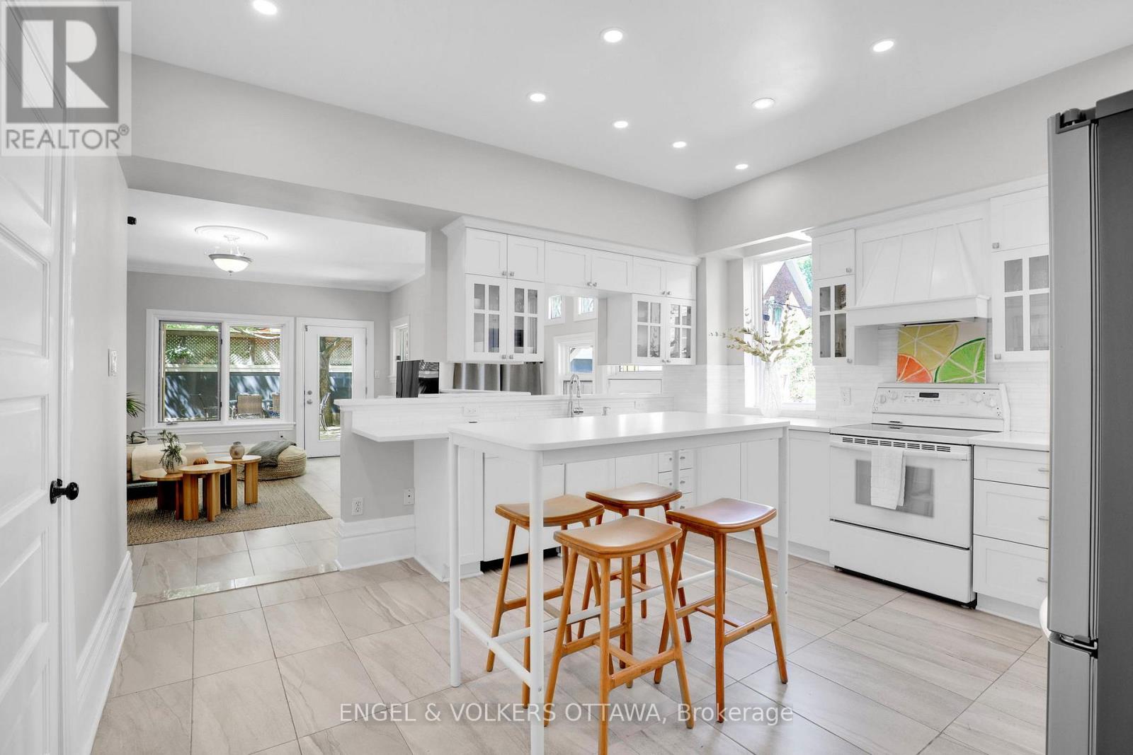 267 STEWART STREET N - 12
