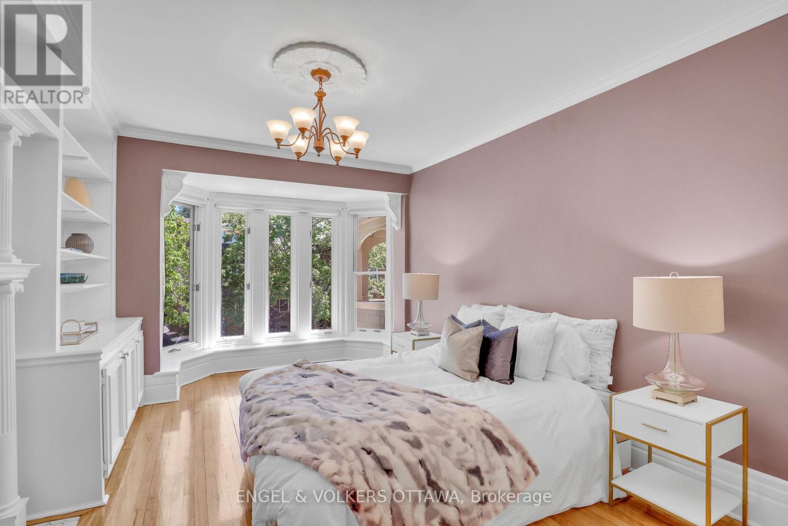 267 STEWART STREET N - 23