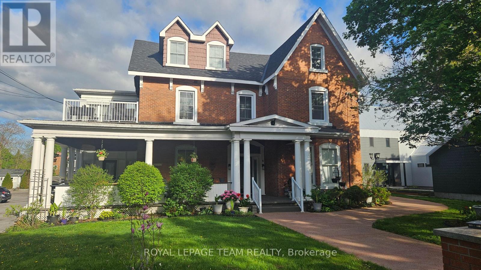 154 ELGIN STREET - 1