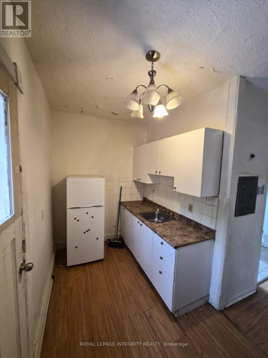 604-606 SOMERSET STREET W - 15