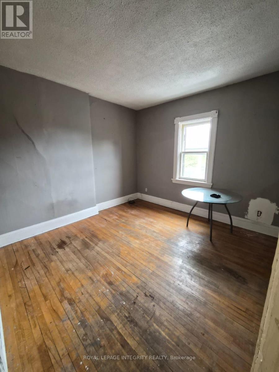 604-606 SOMERSET STREET W - 19