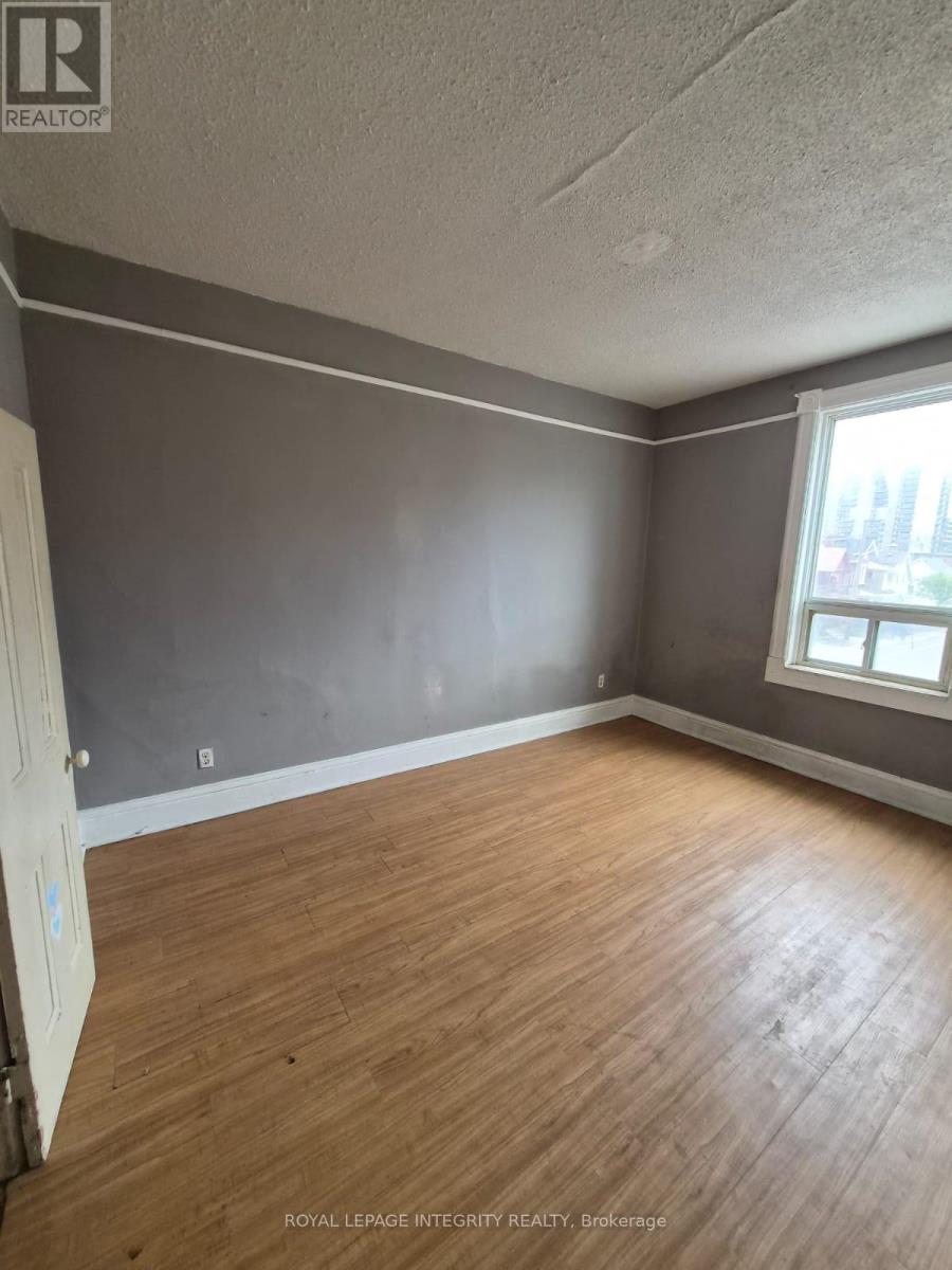 604-606 SOMERSET STREET W - 20