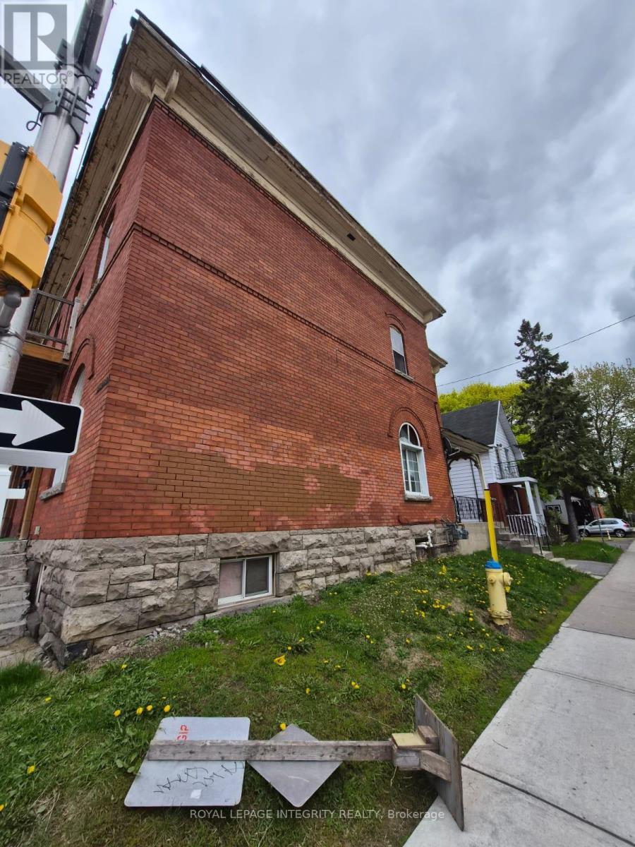 604-606 SOMERSET STREET W - 4