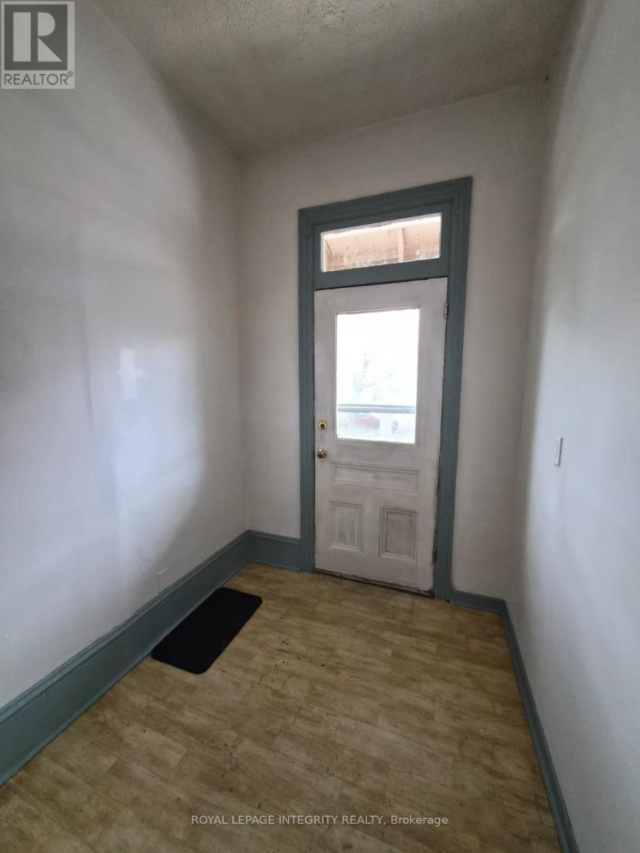 604-606 SOMERSET STREET W - 9