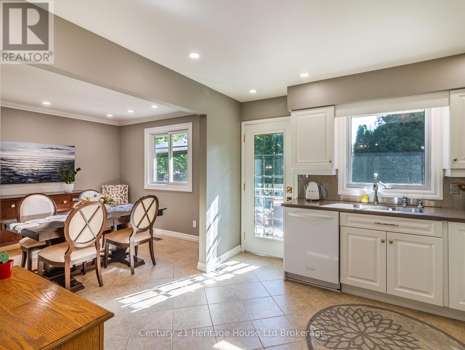 11 MILLARD STREET - 25