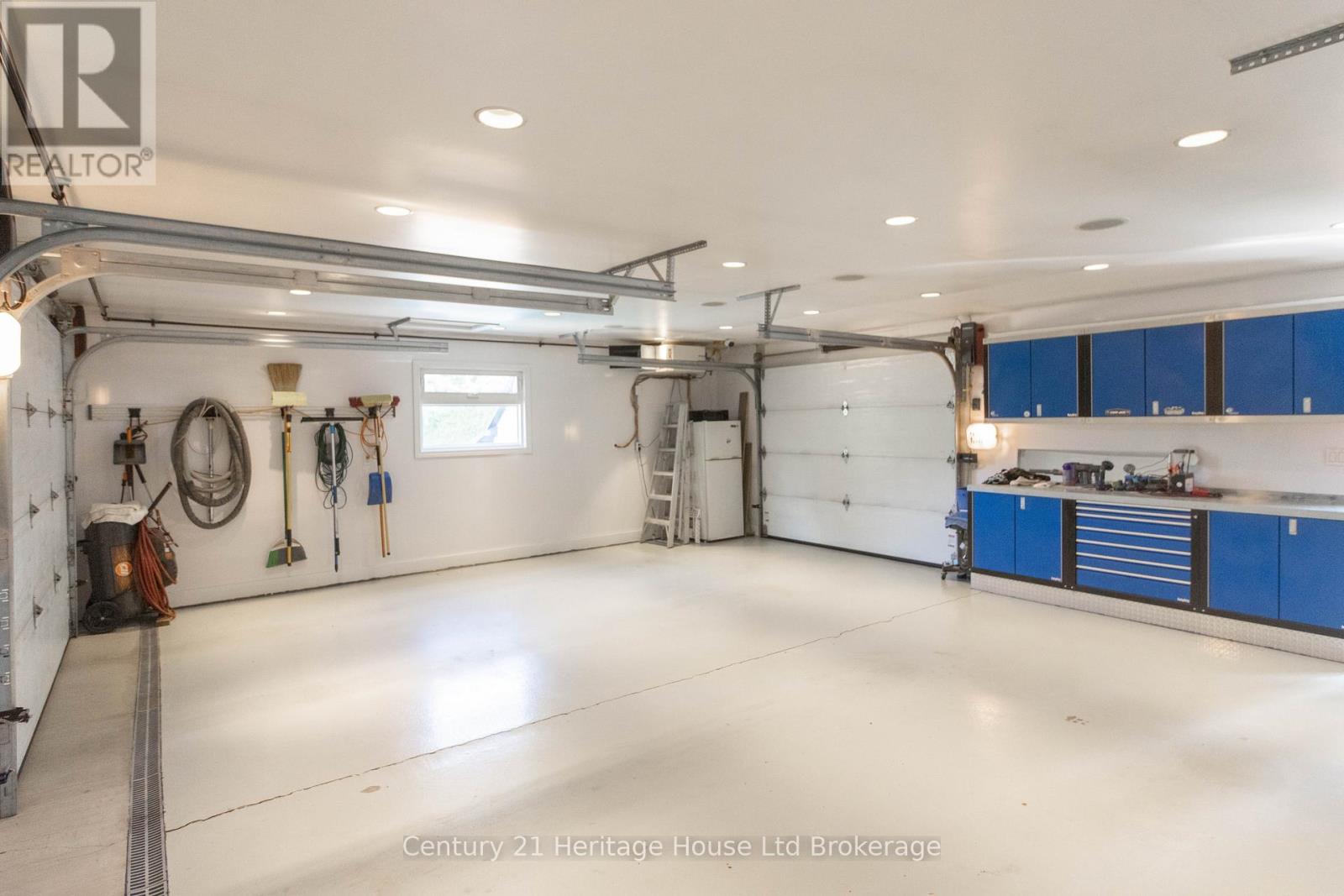 11 MILLARD STREET - 40