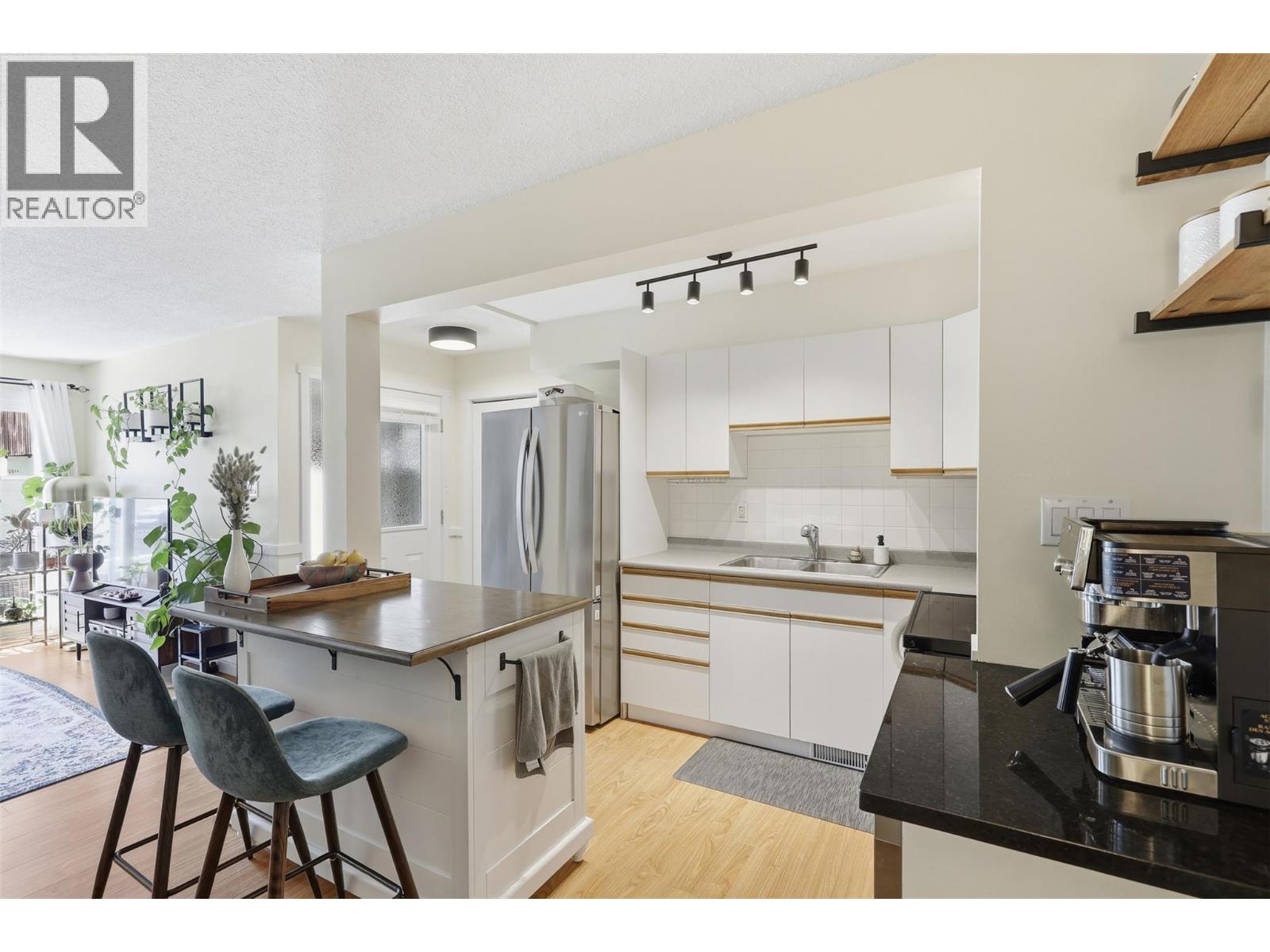 #60 1435 Summit Drive - 16