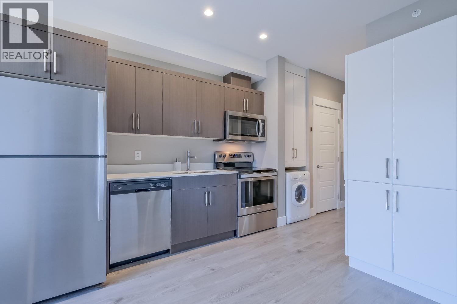 614 925 Leon Avenue, Kelowna