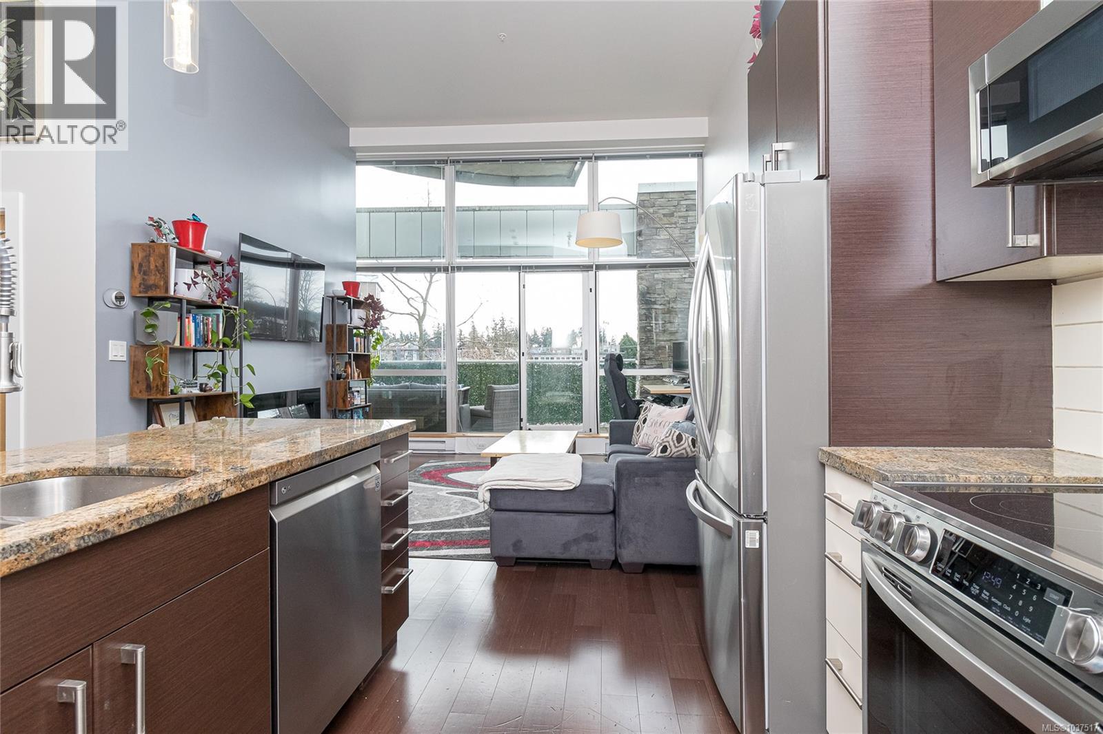 332 2745 Veterans Memorial Pkwy, Langford