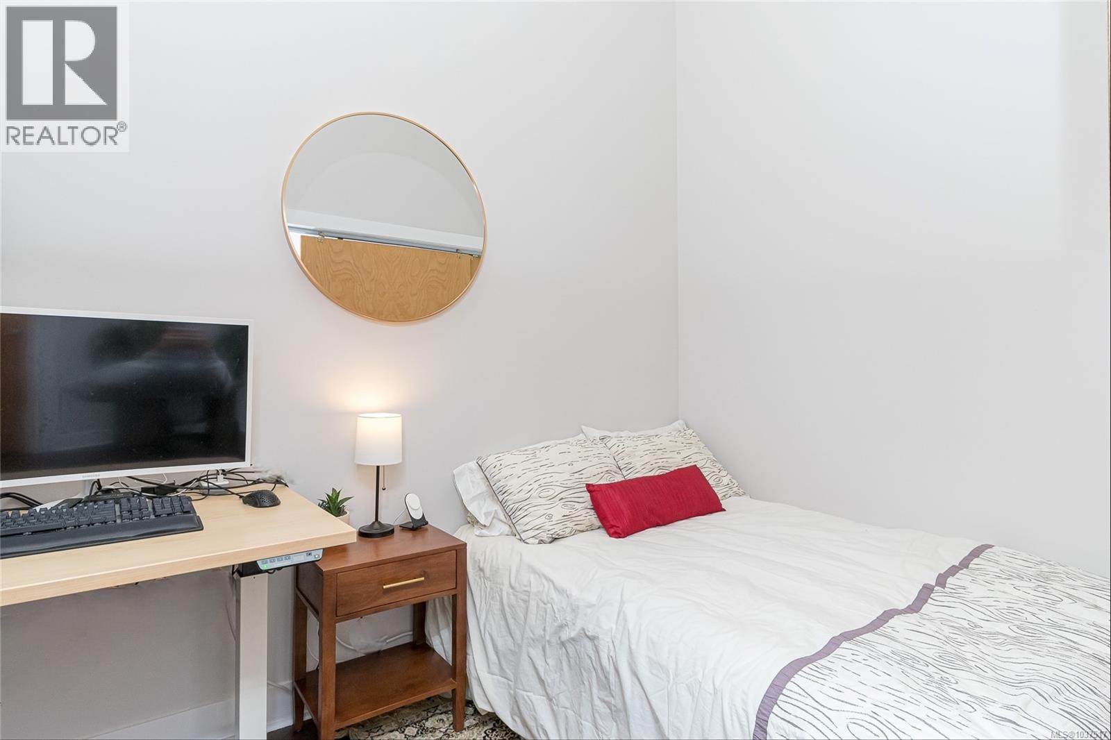 332 2745 Veterans Memorial Pkwy, Langford