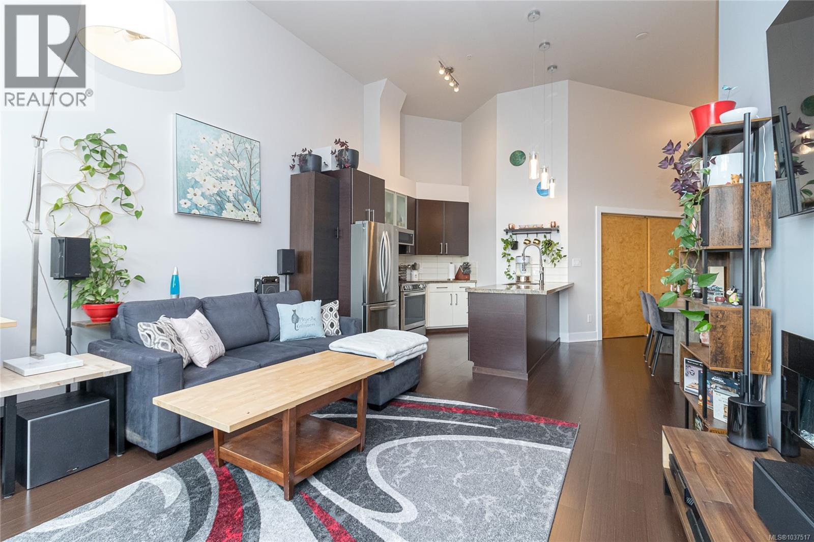 332 2745 Veterans Memorial Pkwy, Langford