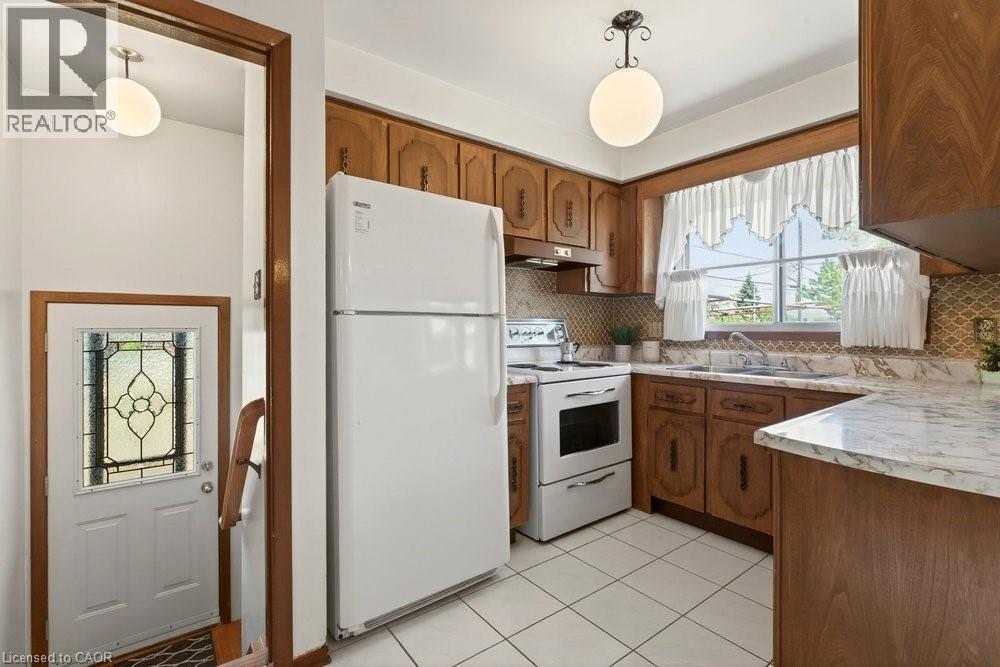 381 RED OAK Avenue, Stoney Creek, Ontario, L8E2C5 — Photo 7