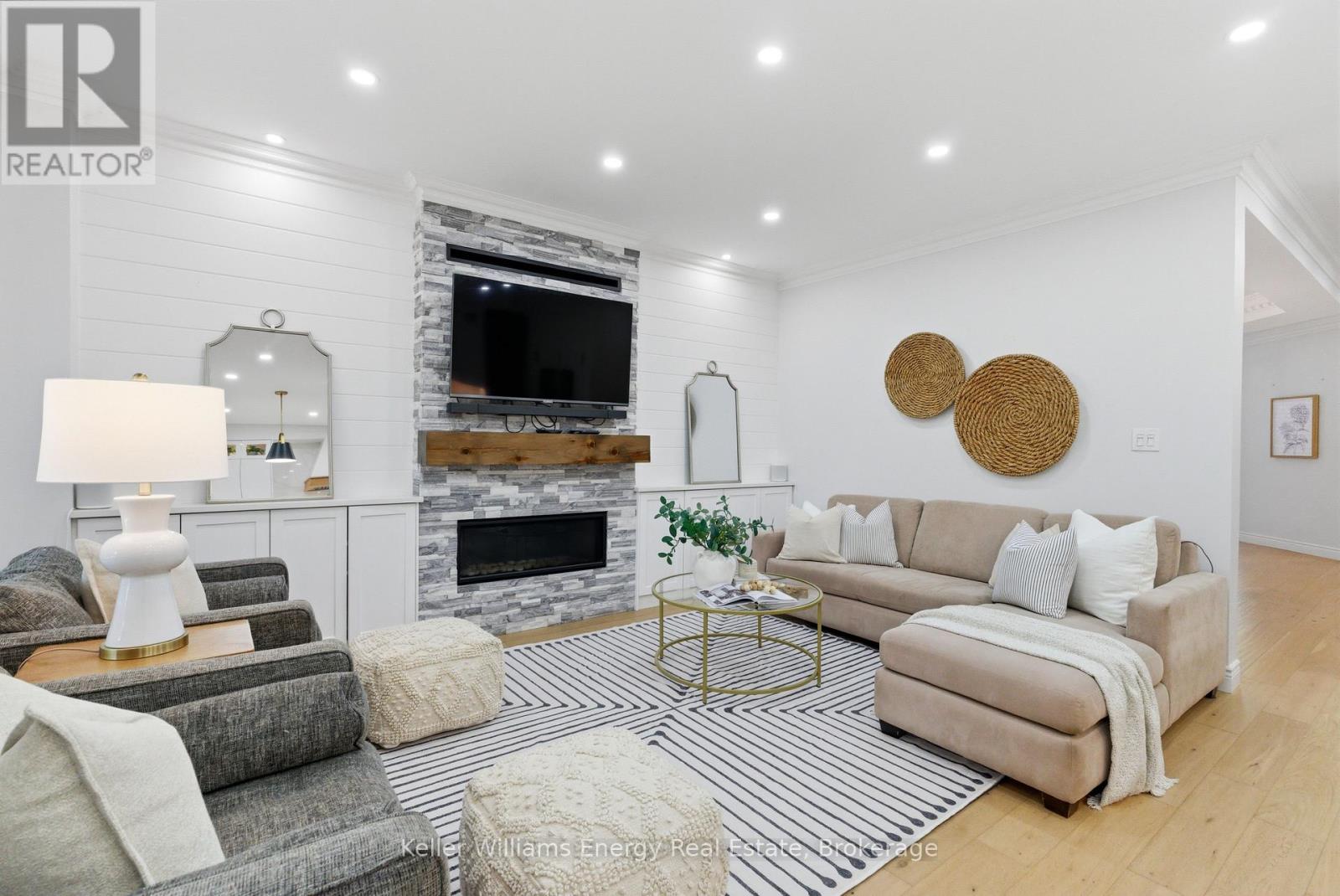 2019 ERIN GATE BOULEVARD - 14