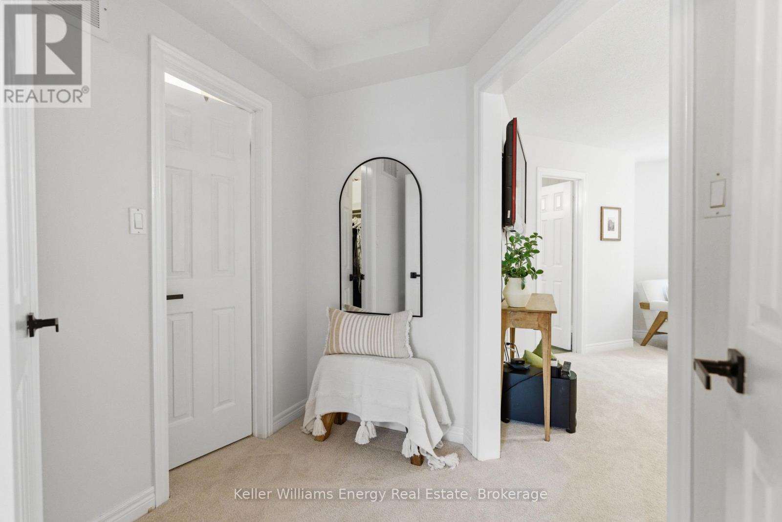 2019 ERIN GATE BOULEVARD - 24