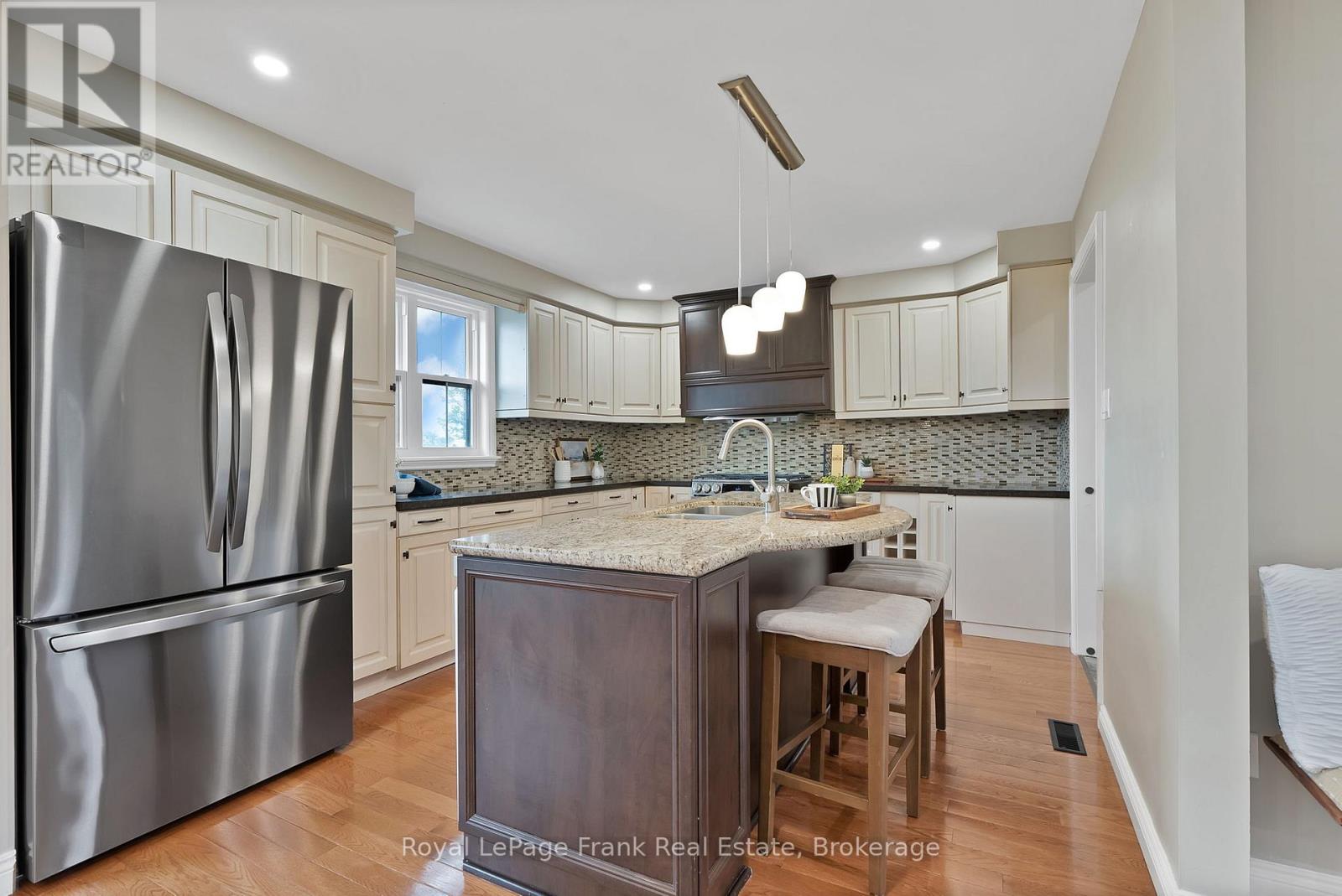 8 GAMRON AVENUE - 19