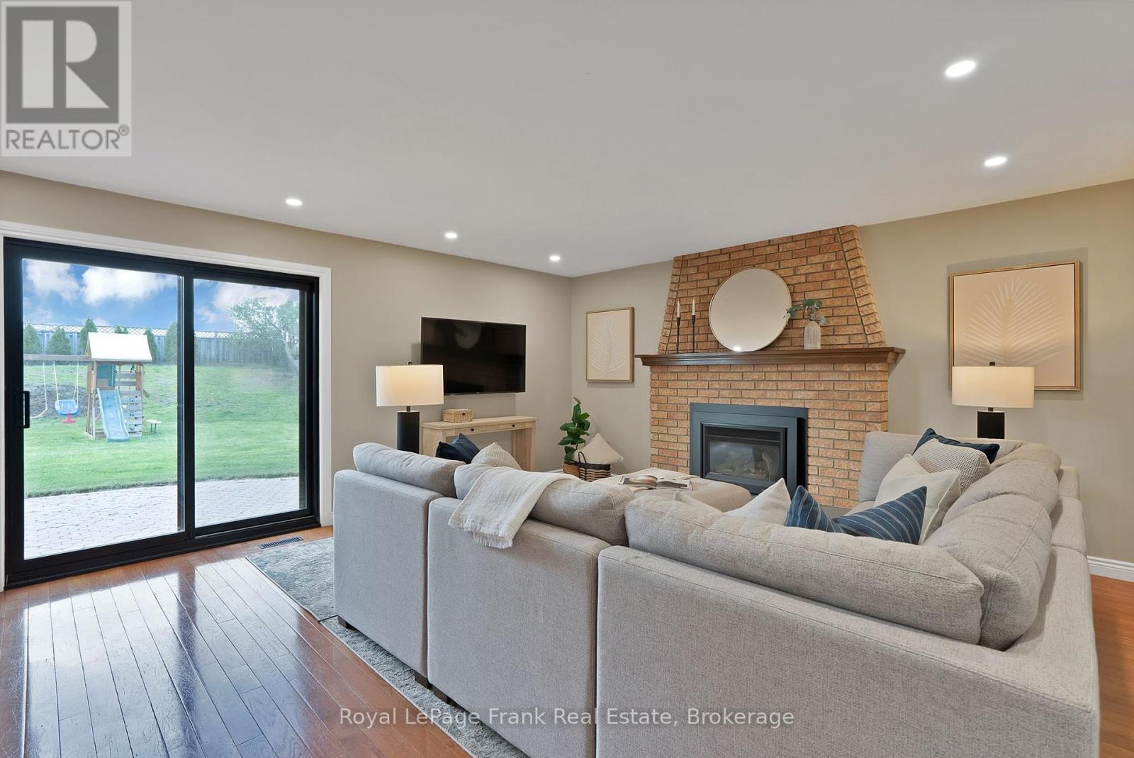 8 GAMRON AVENUE - 34