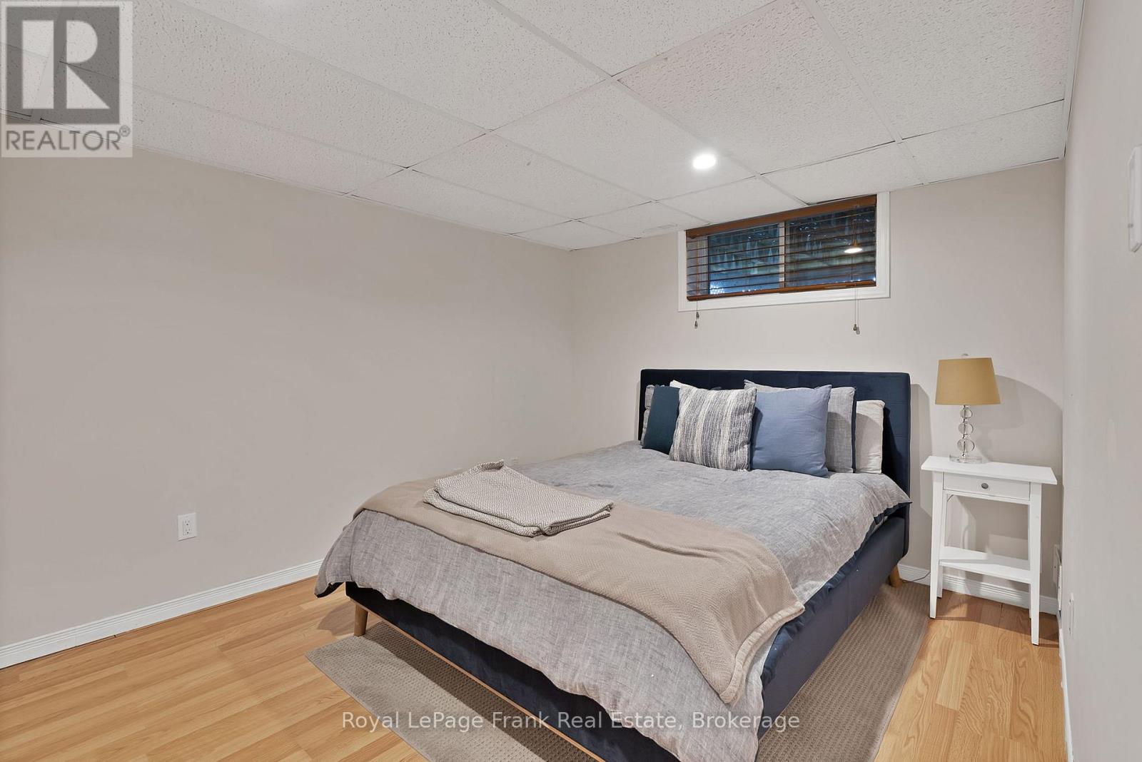 8 GAMRON AVENUE - 38