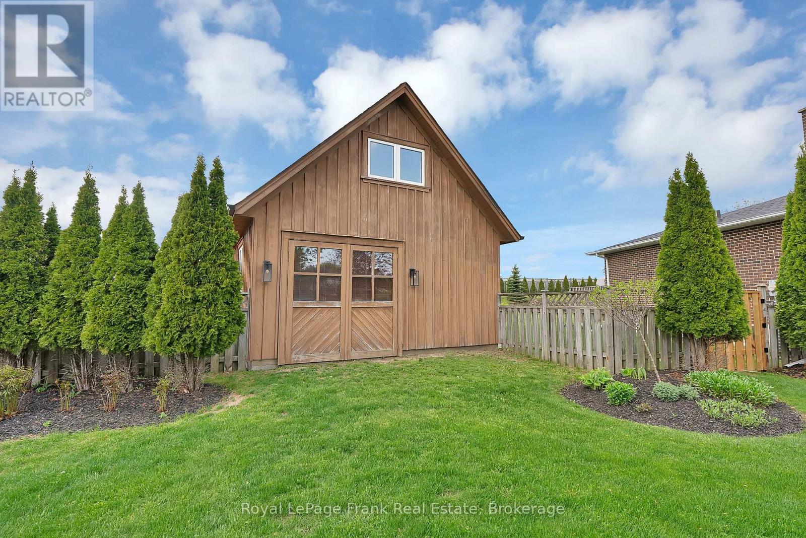 8 GAMRON AVENUE - 40