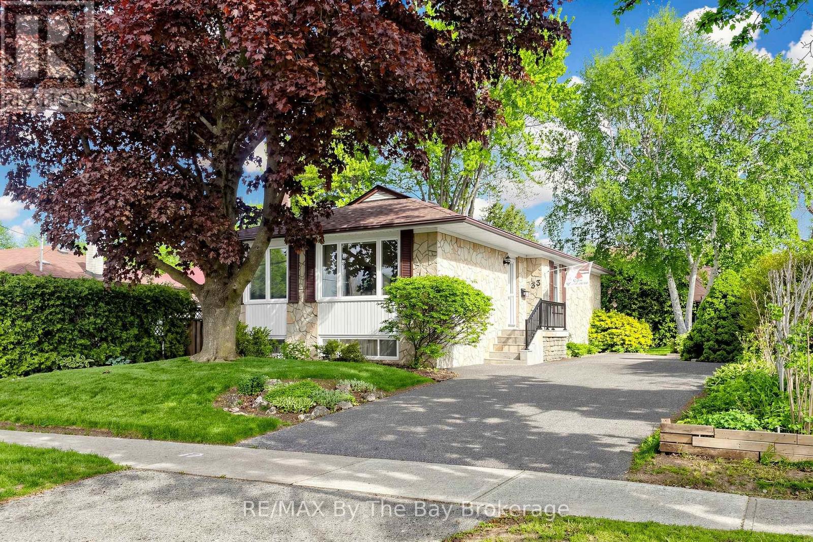 33 ADA CRESCENT - 1