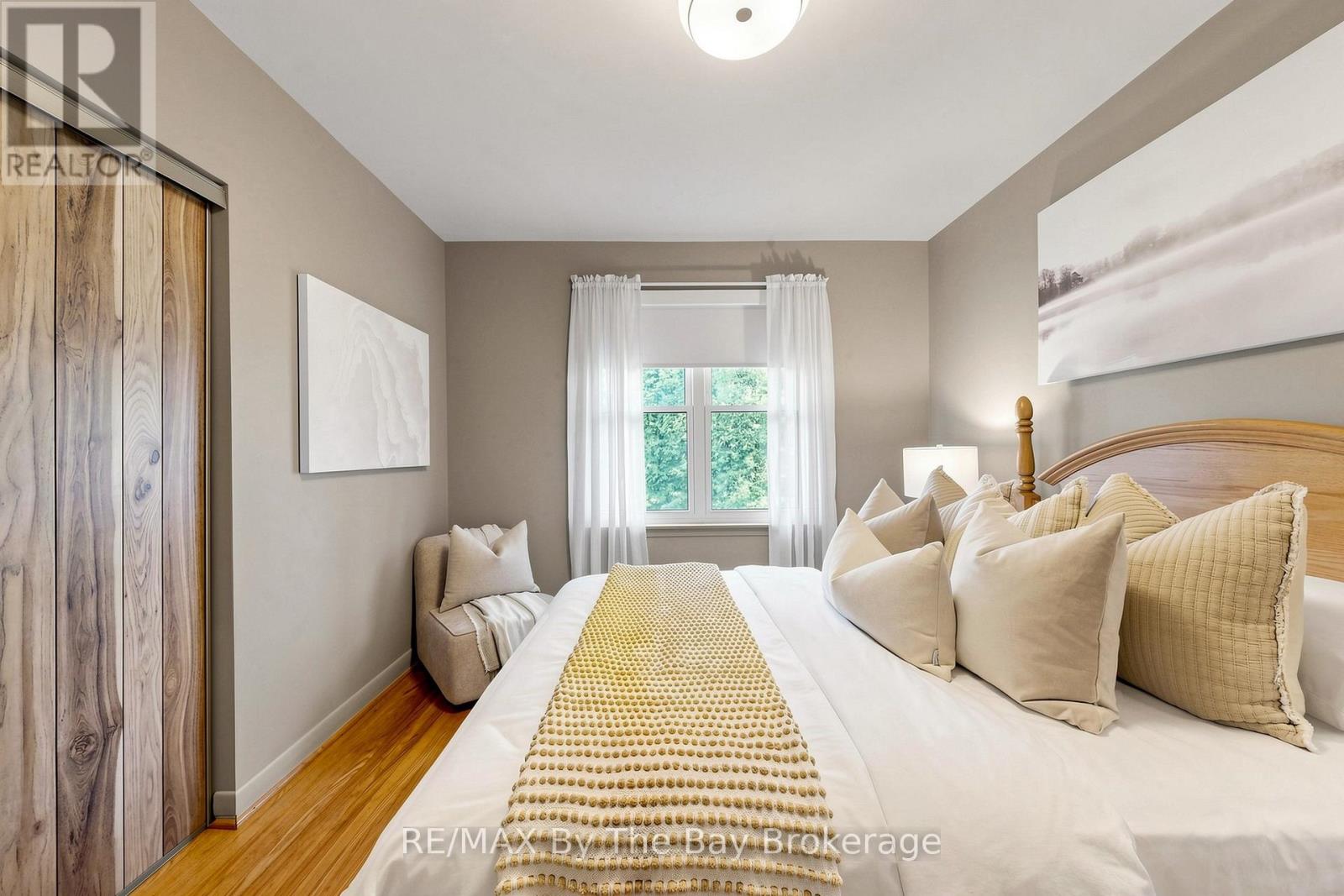 33 ADA CRESCENT - 17