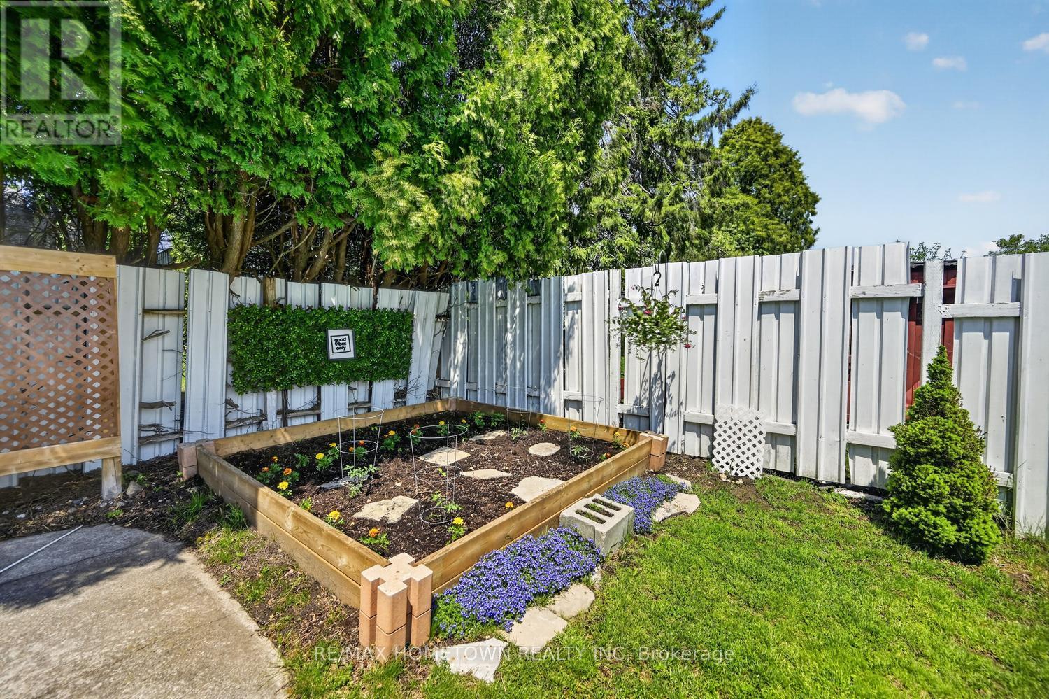512 LAURIER BOULEVARD - 11