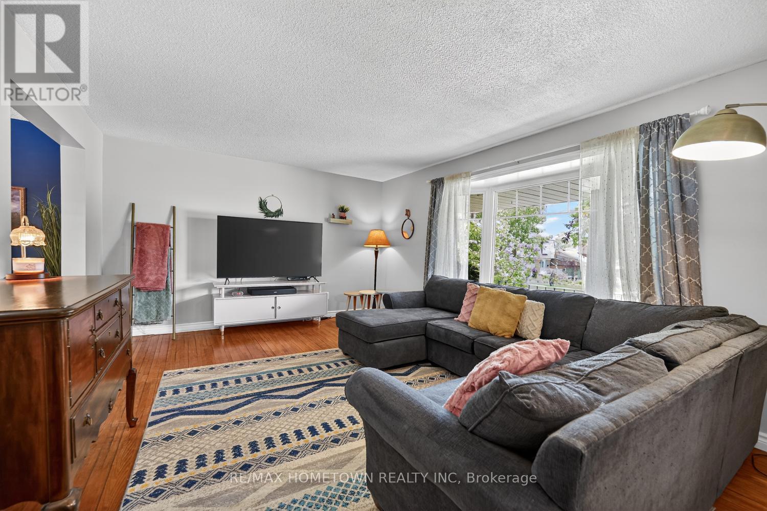 512 LAURIER BOULEVARD - 15
